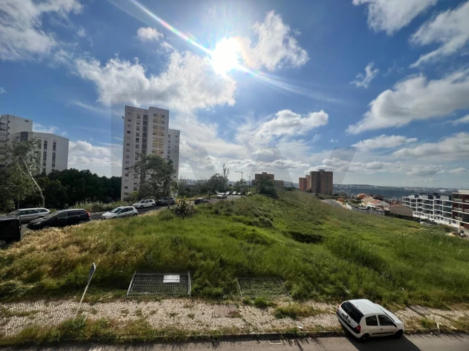 Apartamento T3 para Venda em Santo António dos Cavaleiros e Frielas Foto 12