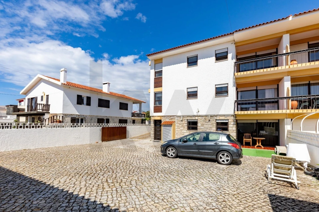 Moradia T7 para Venda em Marinha Grande Foto 54