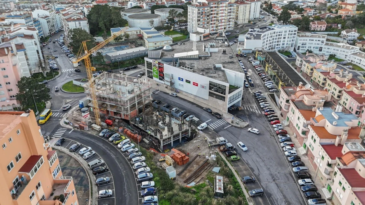 Apartamento T2 para Venda em Rio de Mouro Foto 14