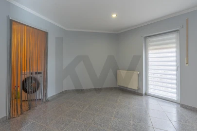 Moradia T3 para Venda em Campeã