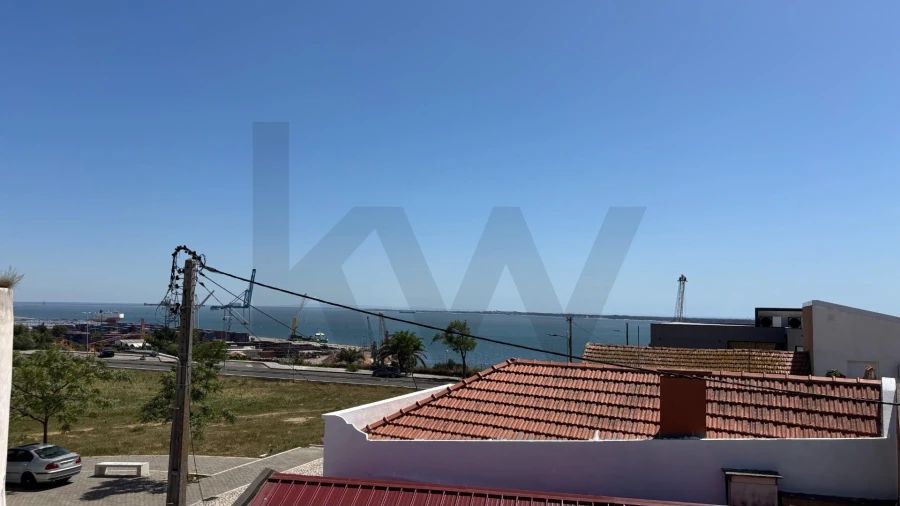 Moradia T2 para Venda em Setubal (São Sebastião) Foto 3