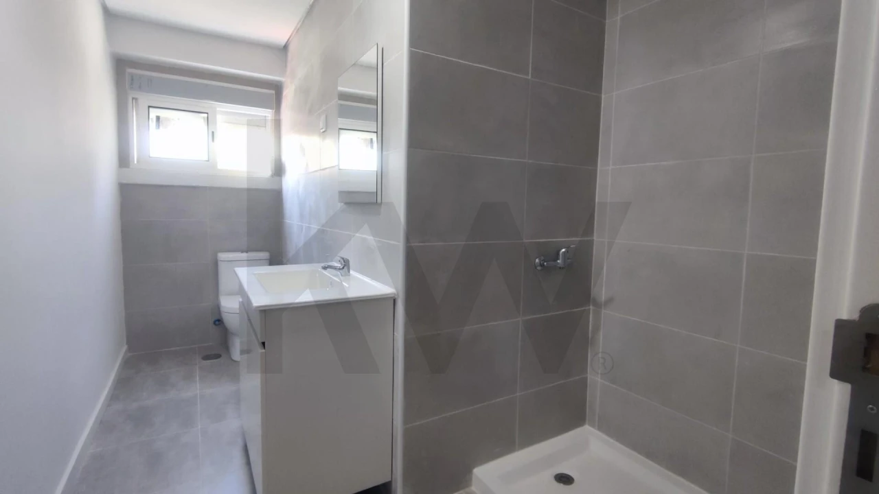 Apartamento T2 para Venda em Almada, Cova da Piedade, Pragal e Cacilhas Foto 10