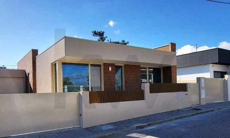 Moradia T3 para Venda em Corroios