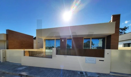 Moradia T3 para Venda em Corroios