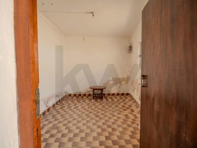 Moradia T2 para Venda em Vermelha Foto 11