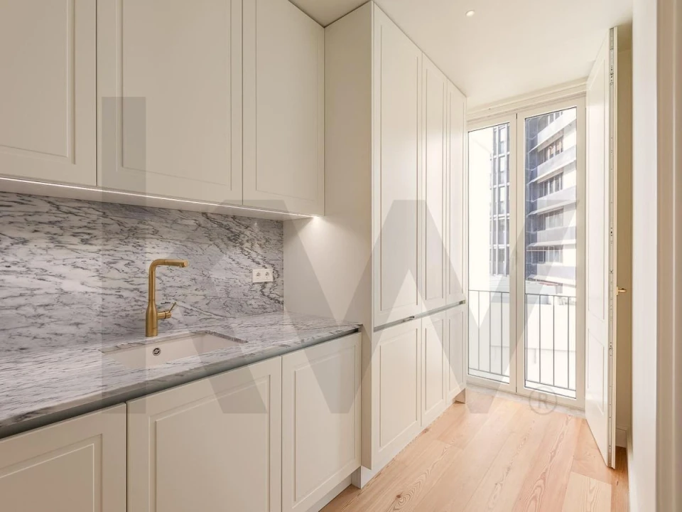 Apartamento T2 para Arrendamento em Avenidas Novas Foto 9