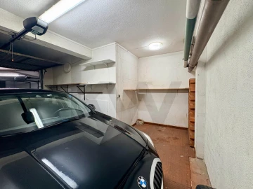 Garagem para Venda em Charneca de Caparica e Sobreda