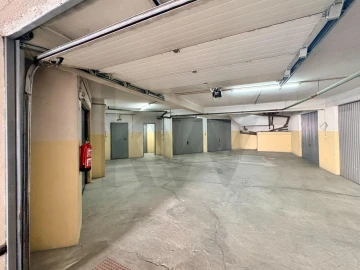 Garagem para Venda em Charneca de Caparica e Sobreda