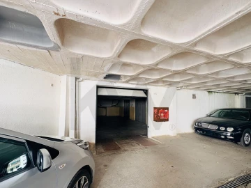 Garagem para Venda em Charneca de Caparica e Sobreda