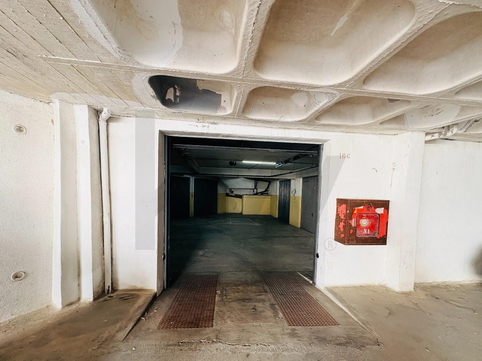 Garagem para Venda em Charneca de Caparica e Sobreda Foto 2