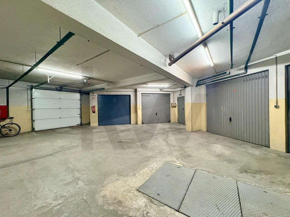 Garagem para Venda em Charneca de Caparica e Sobreda Foto 6