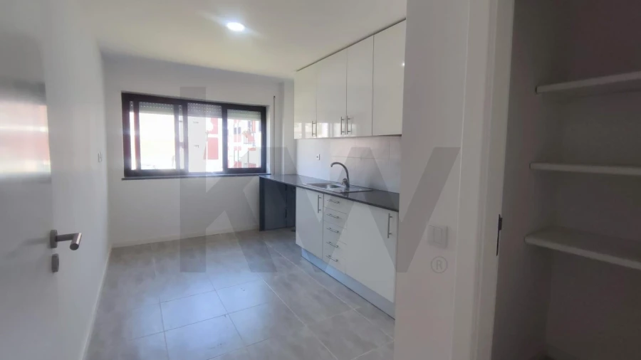 Apartamento T3 para Venda em Moita Foto 4