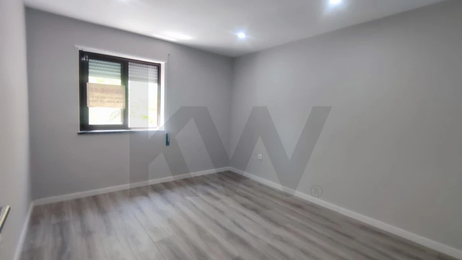 Apartamento T3 para Venda em Moita Foto 9