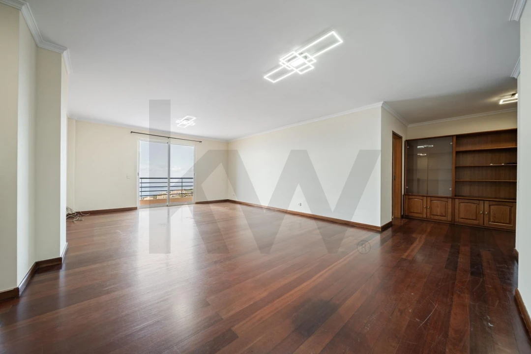 Apartamento T3 para Arrendamento em Caniço Foto 13