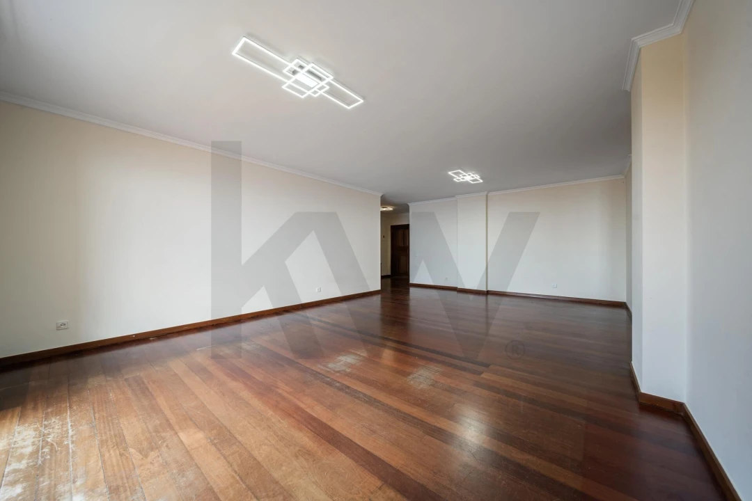 Apartamento T3 para Arrendamento em Caniço Foto 16