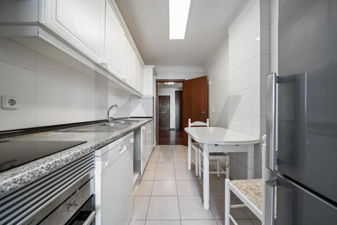 Apartamento T3 para Arrendamento em Caniço Foto 10