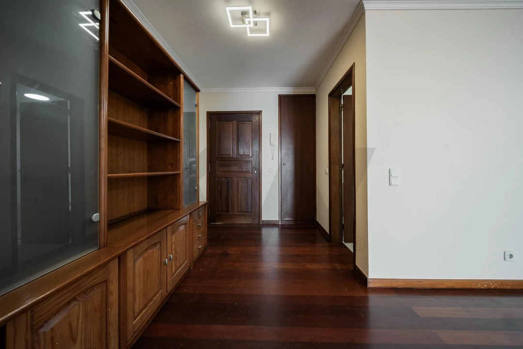 Apartamento T3 para Arrendamento em Caniço Foto 30