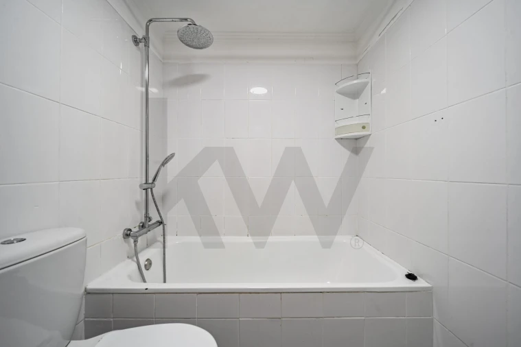 Apartamento T3 para Arrendamento em Caniço Foto 7
