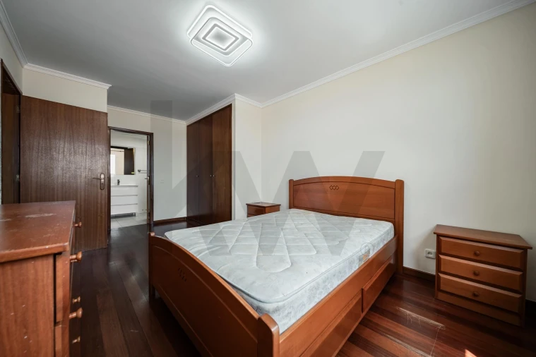 Apartamento T3 para Arrendamento em Caniço Foto 23