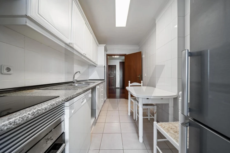 Apartamento T3 para Arrendamento em Caniço Foto 10