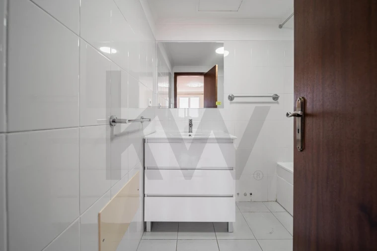 Apartamento T3 para Arrendamento em Caniço Foto 24