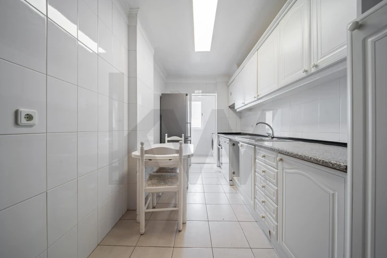 Apartamento T3 para Arrendamento em Caniço Foto 8