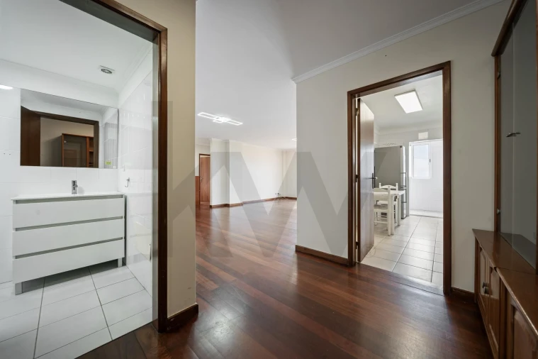 Apartamento T3 para Arrendamento em Caniço Foto 5