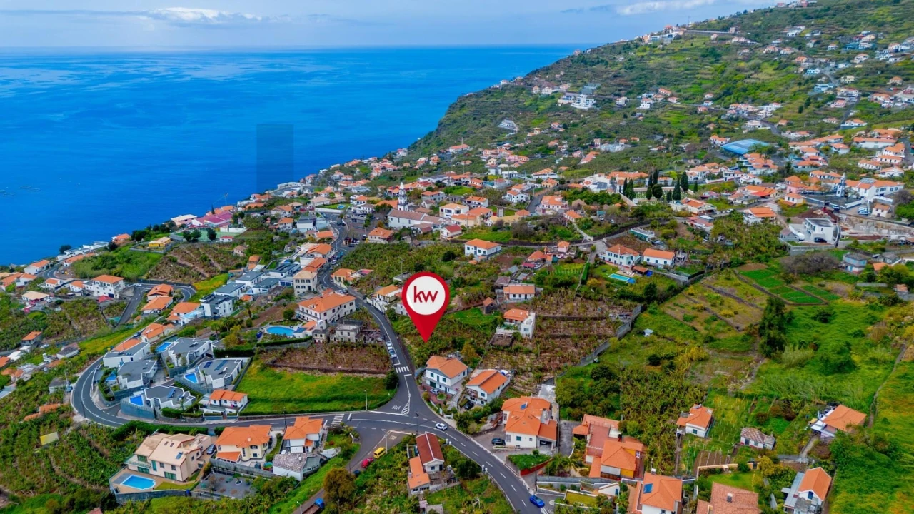 Terreno para Venda em Arco da Calheta Foto 2