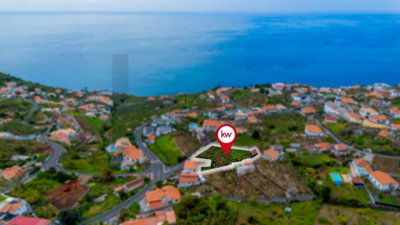 Terreno para Venda em Arco da Calheta Foto 1