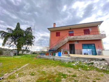 Quinta T3 para Venda em Vale de Prazeres e Mata da Rainha