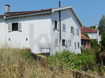 Moradia T3 para Venda em Santa Maria da Feira, Travanca, Sanfins e Espargo