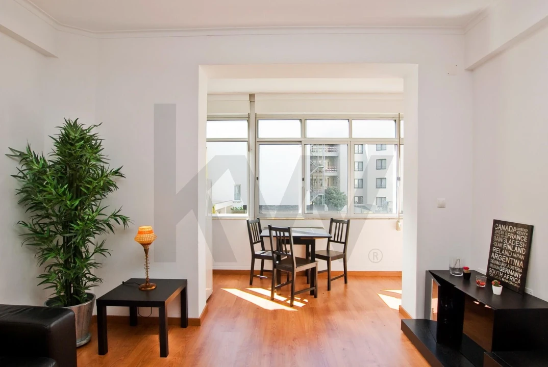 Apartamento T1 para Venda em Avenidas Novas Foto 7