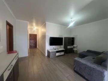 Apartamento T1 para Arrendamento em Santo Antonio