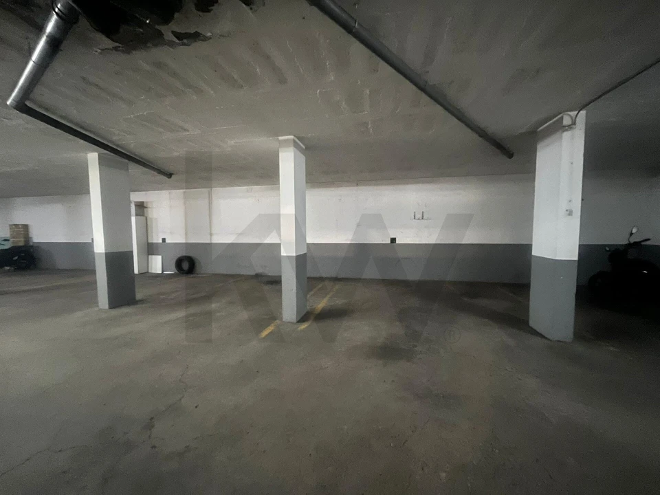 Apartamento T1 para Arrendamento em Santo Antonio Foto 13