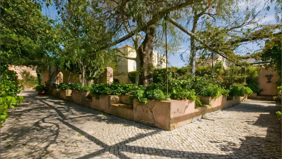 Moradia T7 para Venda em Carnide Foto 16