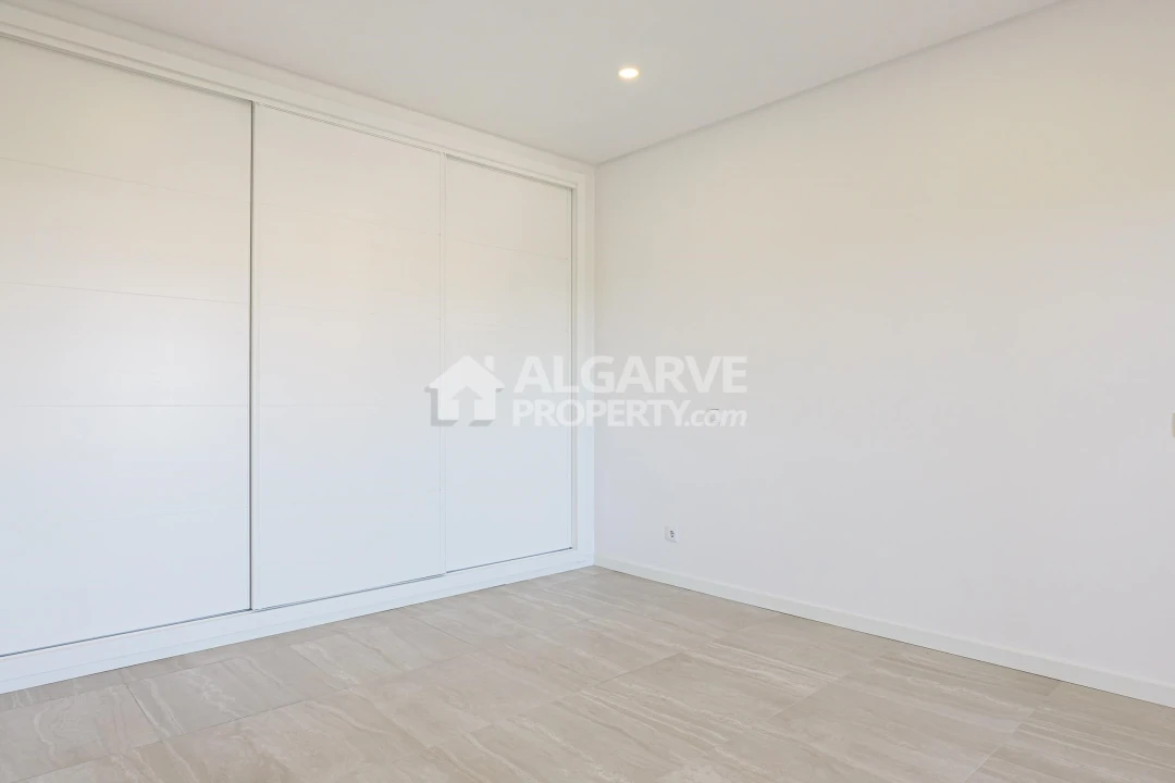 Moradia T3 para Venda em Almancil Foto 4