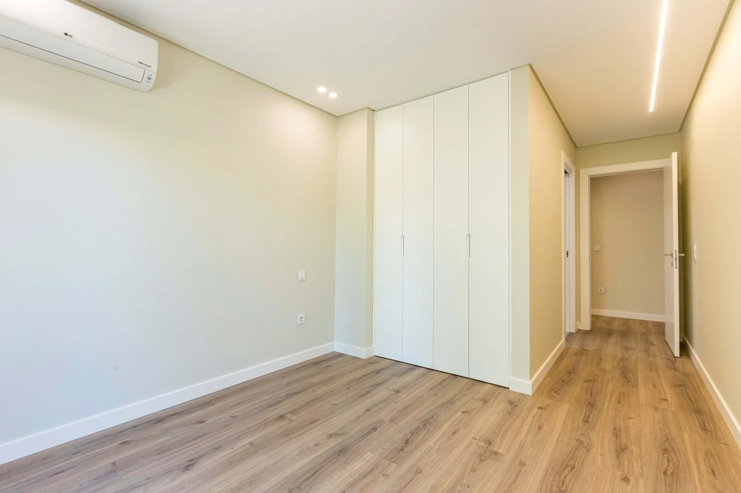 Apartamento T3 para Venda em Pontinha e Famões Foto 14