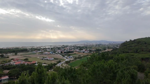 Terreno para Venda em Charneca de Caparica e Sobreda