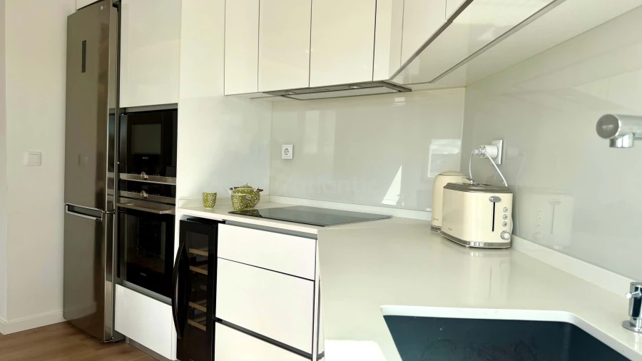 Apartamento T1 para Venda em Carnide Foto 6