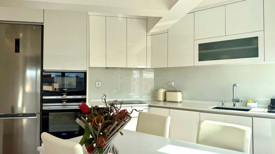 Apartamento T1 para Venda em Carnide Foto 5