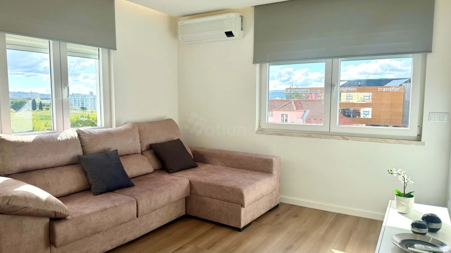 Apartamento T1 para Venda em Carnide Foto 10