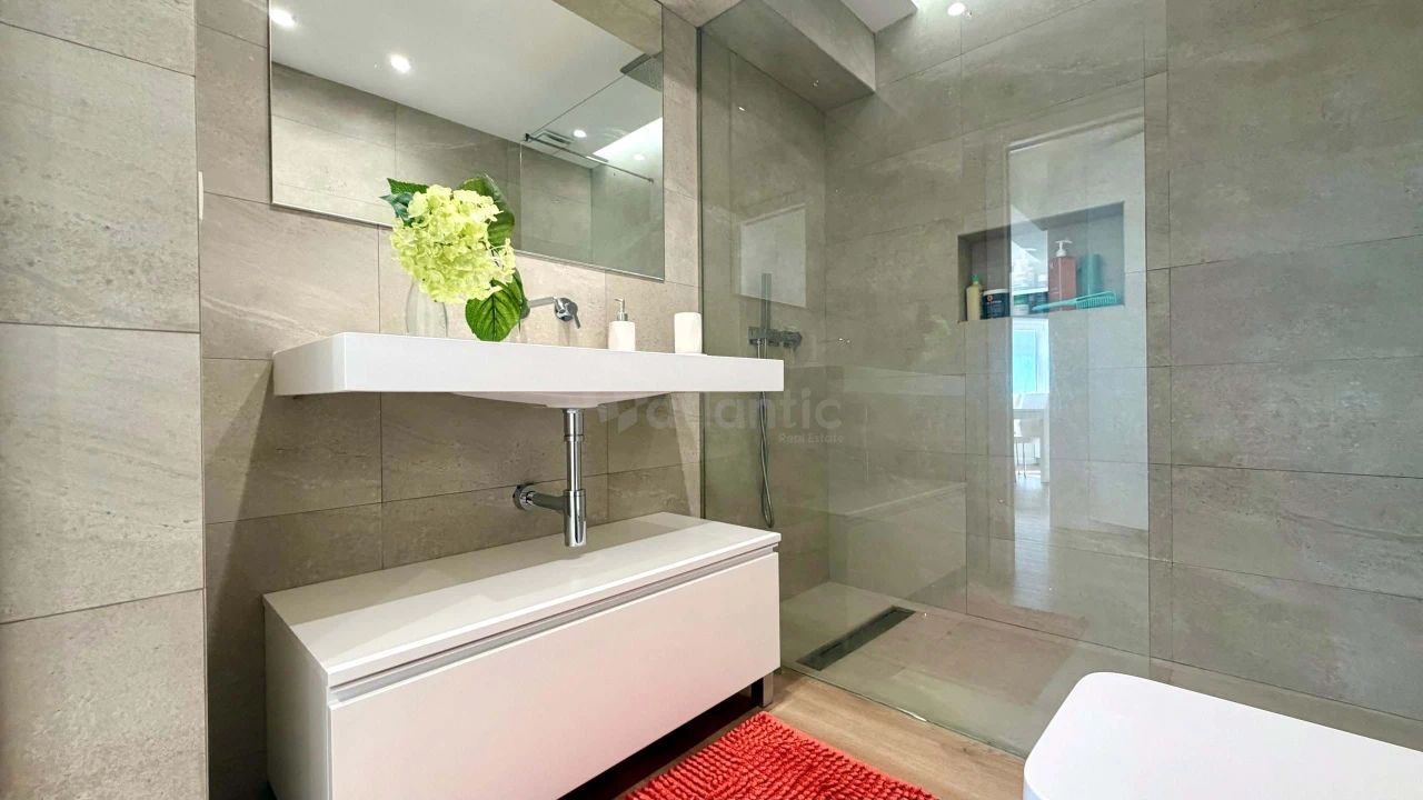 Apartamento T1 para Venda em Carnide Foto 18