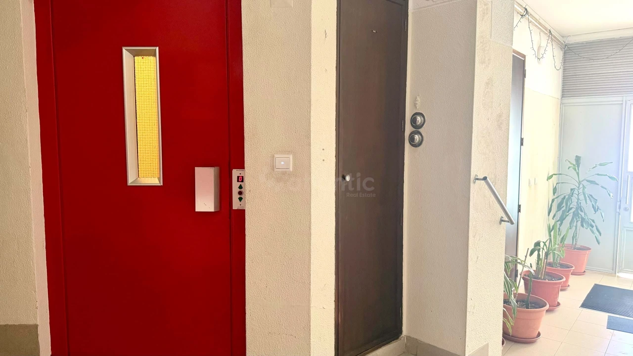 Apartamento T1 para Venda em Carnide Foto 25
