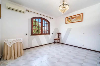 Moradia T5 para Venda em Loule (São Clemente)