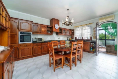 Moradia T5 para Venda em Loule (São Clemente)