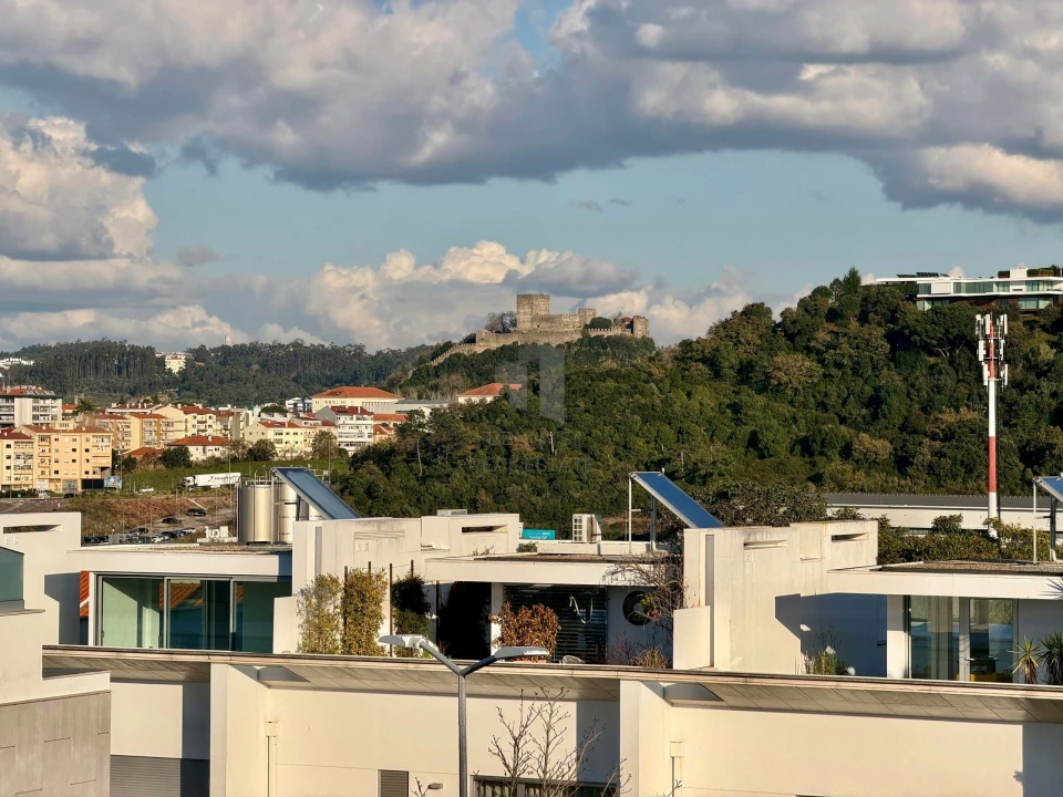 Apartamento T3 para Venda em Parceiros e Azoia Foto 24