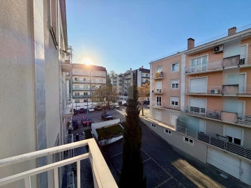 Apartamento T3 para Venda em Parceiros e Azoia