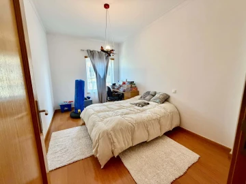 Apartamento T3 para Venda em Parceiros e Azoia
