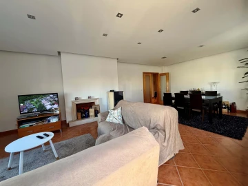Apartamento T3 para Venda em Parceiros e Azoia