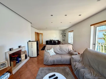 Apartamento T3 para Venda em Parceiros e Azoia